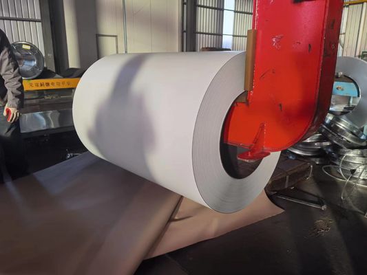 3-8MT Color Coated Steel Coil 600mm-1250mm Lebar Untuk Industri