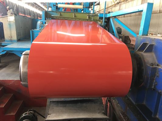 Lapisan atap Prepainted Steel Coil 600mm-1250mm Untuk konstruksi / dekorasi