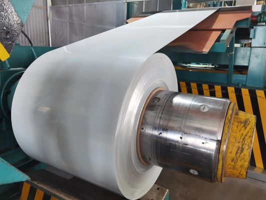 0.2-1.2mm Cat Metal Coil 3-30mikron Mewarnai Sisi Belakang Untuk Penyimpanan Pendingin