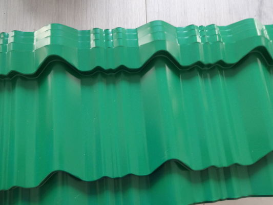 Menurut desain yang berbeda lebar lembaran baja bergelombang dengan kekuatan tarik 270-500MPa