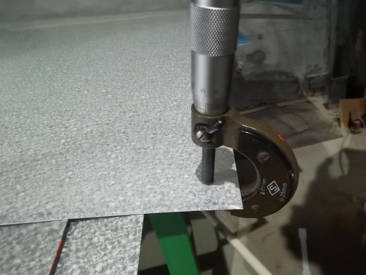 25-30% Elongasi GL Steel Coil untuk bahan bangunan yang kuat dan tahan lama