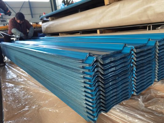 Kekerasan Tinggi 60-95HRB Lembar Baja Bergelombang Permukaan 20-275g/M2 Lapisan Seng